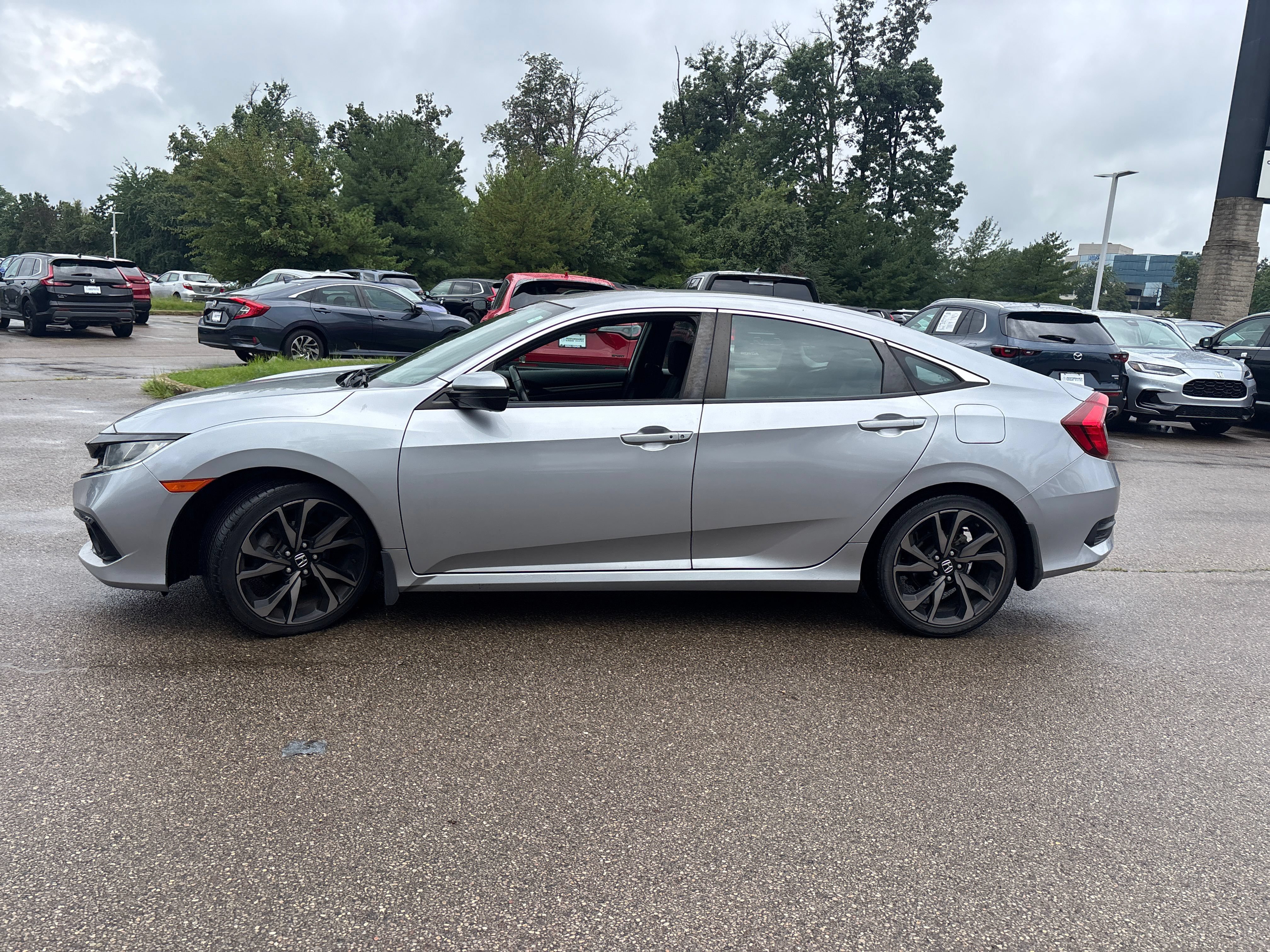 Used 2021 Honda Civic Sport image 2