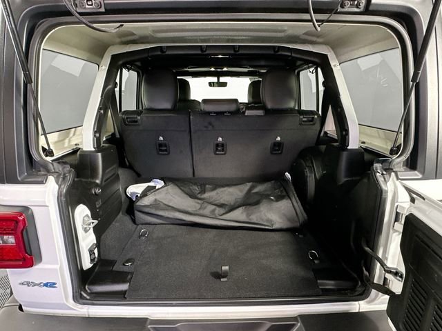 Used 2022 Jeep Wrangler Unlimited Sahara w/ Cold Weather Group image 32