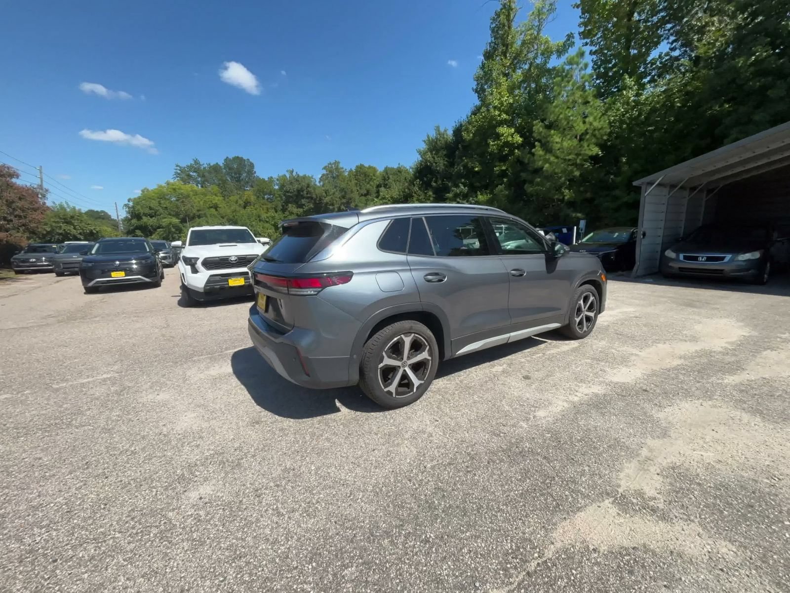 Used 2026 Volkswagen Tiguan SE FWD image 14
