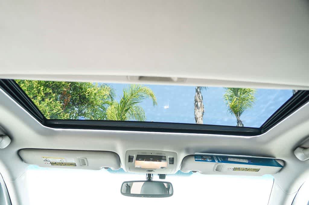 Used 2013 Lexus RX 450h AWD w/ Navigation Pkg image 18
