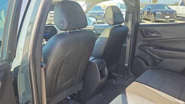 Used 2025 Chevrolet Trax LT w/ Sunroof Package FWD image 21