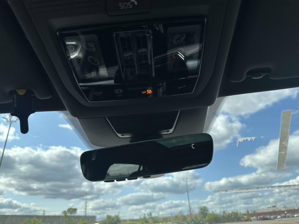 New 2026 Volkswagen Tiguan SE R-Line AWD/4WD image 26
