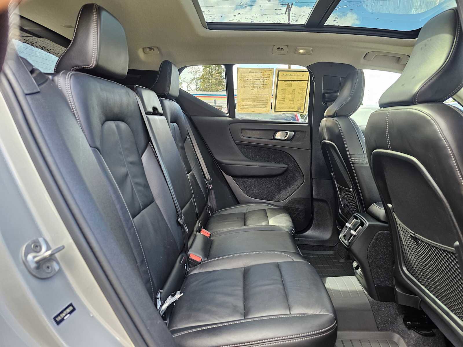 Used 2023 Volvo XC40 B5 Plus w/ Protection Package Premier AWD/4WD image 14