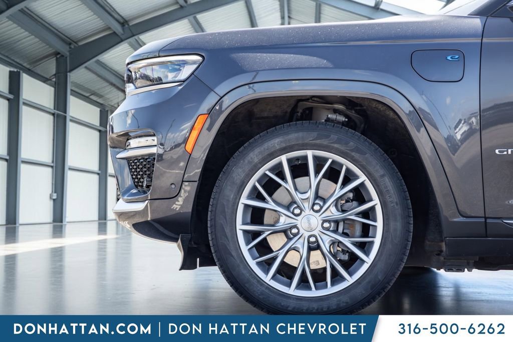 Used 2022 Jeep Grand Cherokee Summit AWD/4WD image 33