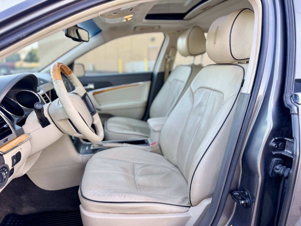 Used 2011 Lincoln MKZ w/ 102A Rapid Spec Order Code FWD image 13