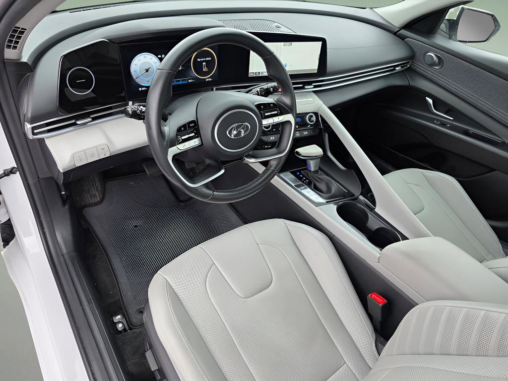 Used 2023 Hyundai Elantra Limited w/ Cargo Package image 21