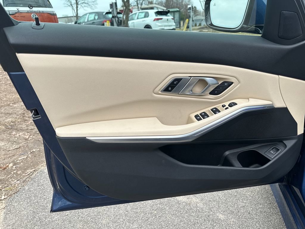 Used 2021 BMW 330i xDrive 330i xDrive w/ Premium Package image 5