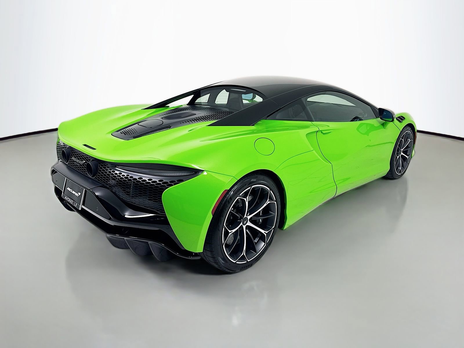 Used 2025 McLaren Artura image 7