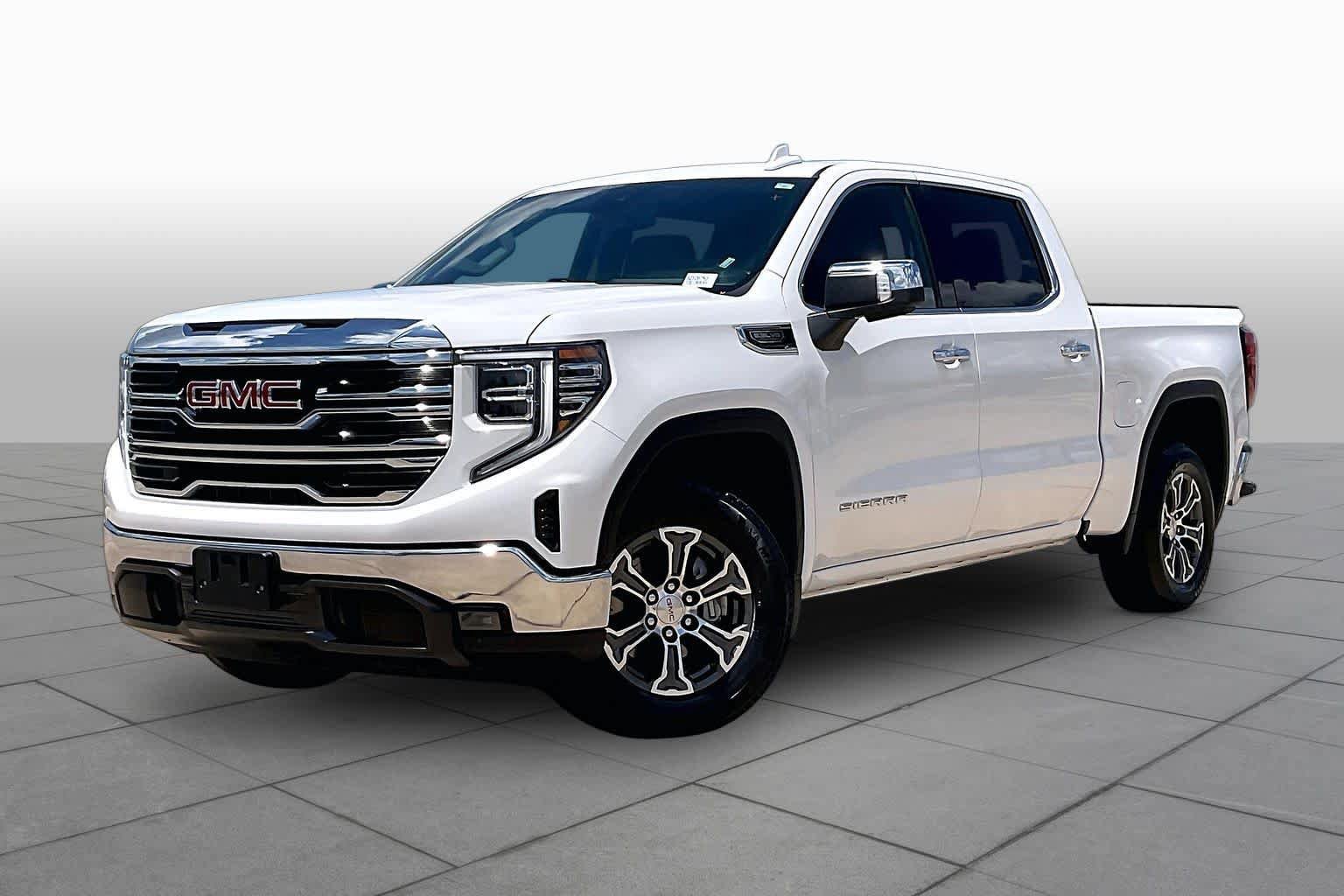 Used 2025 GMC Sierra 1500 SLT RWD image 2