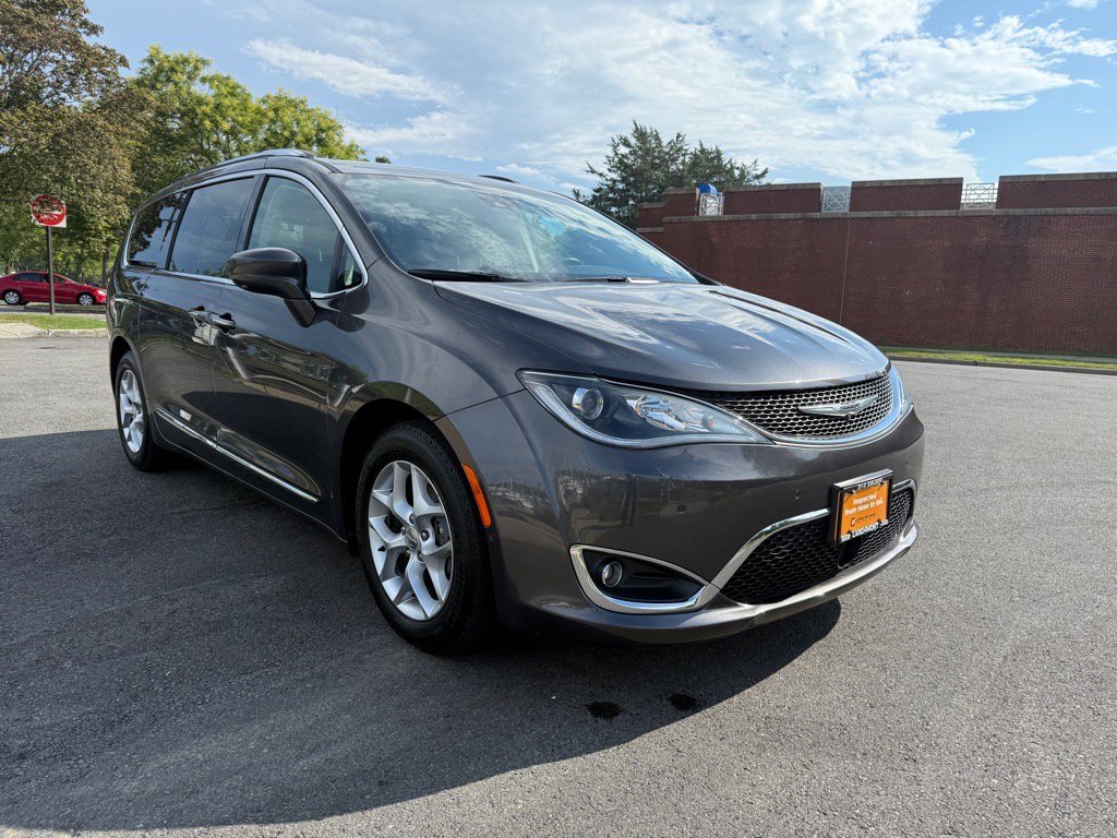 Certified 2019 Chrysler Pacifica Touring-L Plus w/ Advanced Safetytec Group image 2