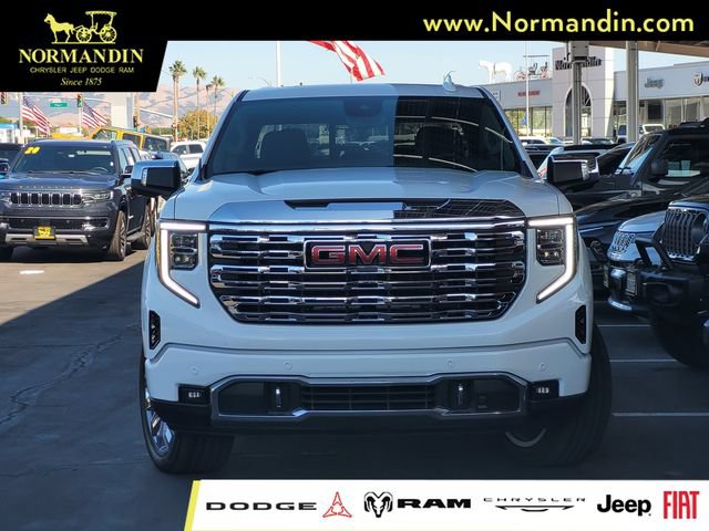 Used 2024 GMC Sierra 1500 Denali w/ Technology Package AWD/4WD image 2