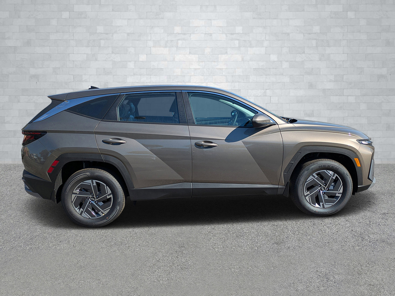 New 2026 Hyundai Tucson Blue SE image 4