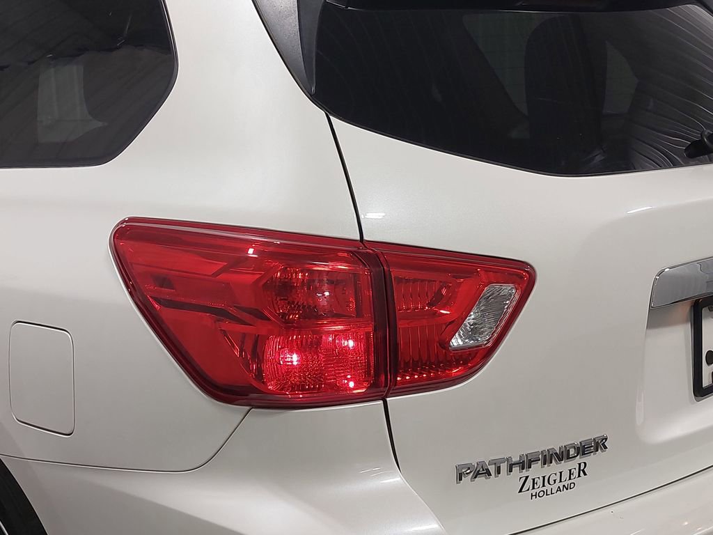 Used 2019 Nissan Pathfinder SL image 38