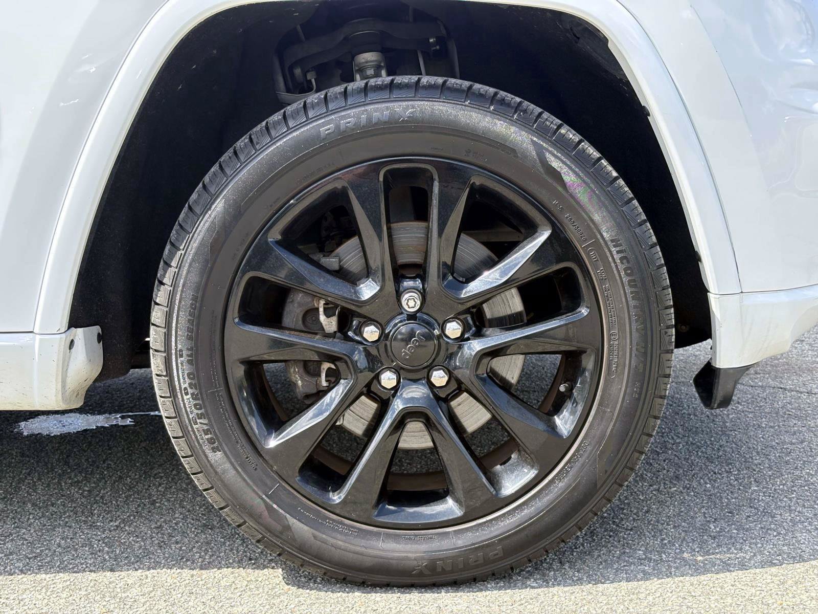 Used 2021 Jeep Grand Cherokee Laredo X AWD/4WD image 31