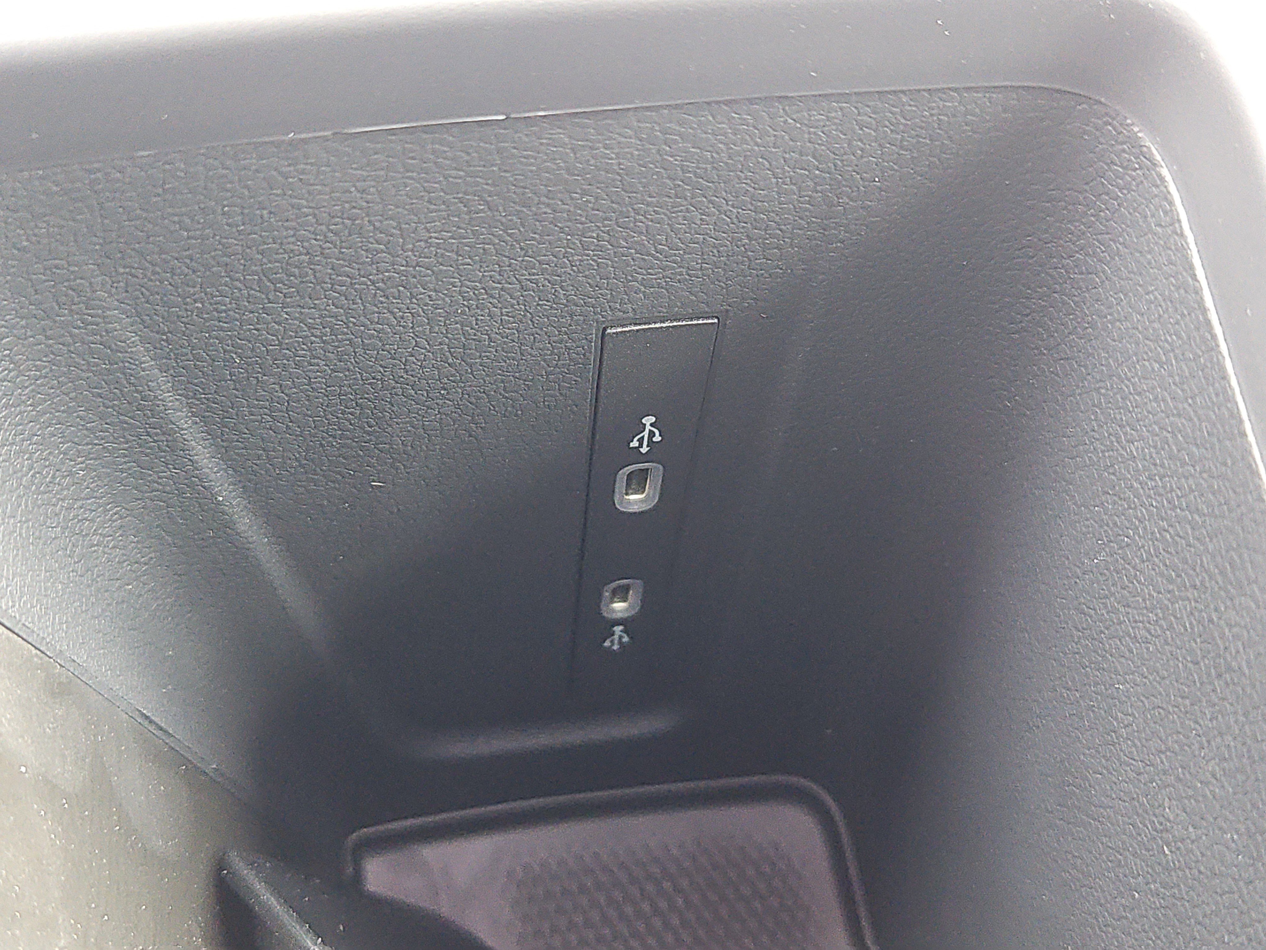 New 2026 Volkswagen Tiguan SE R-Line image 11