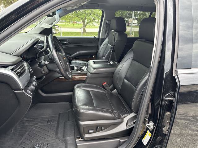 Used 2020 Chevrolet Suburban LT w/ Luxury Package AWD/4WD image 13