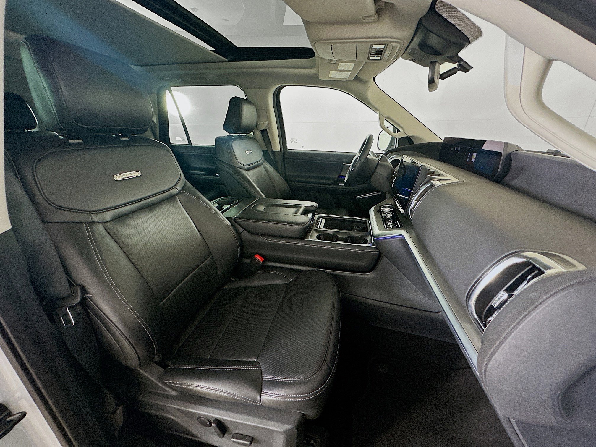 Used 2025 Ford Expedition Platinum AWD/4WD image 34