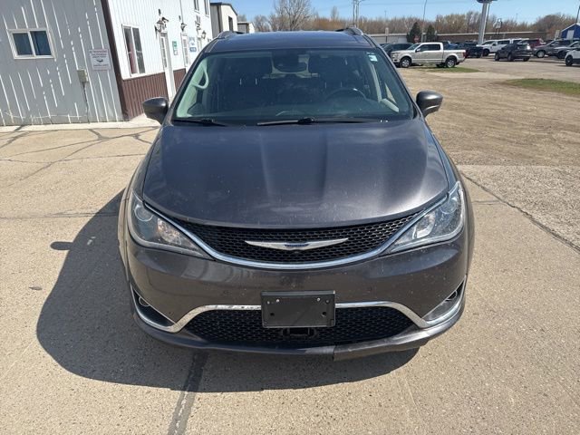 Used 2020 Chrysler Pacifica Touring-L Plus FWD image 2