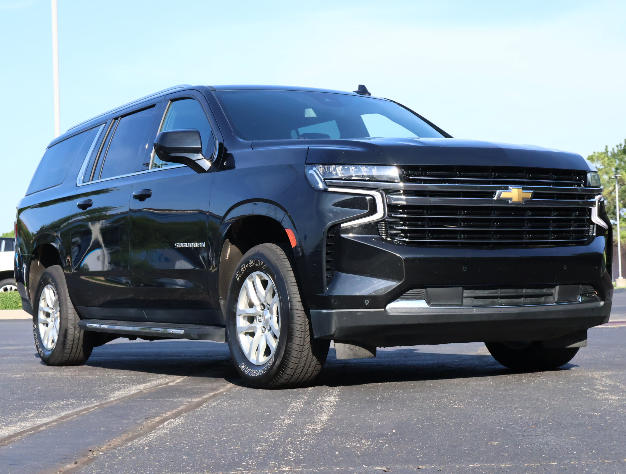 Used 2024 Chevrolet Suburban LT AWD/4WD image 1