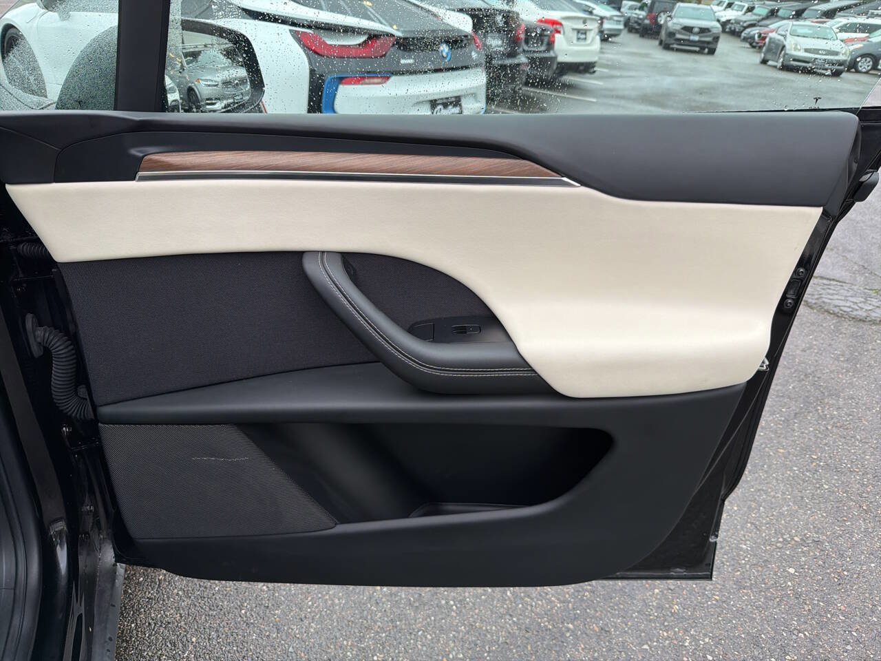 Used 2022 Tesla Model X image 21