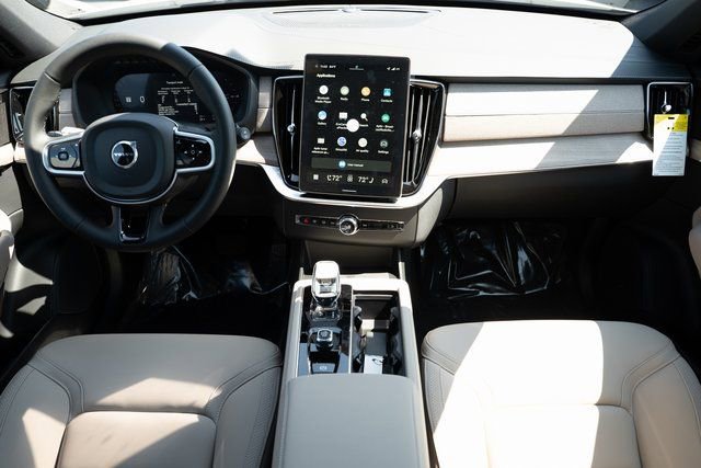 Used 2026 Volvo XC90 T8 Plus w/ Protection Package Premier image 18