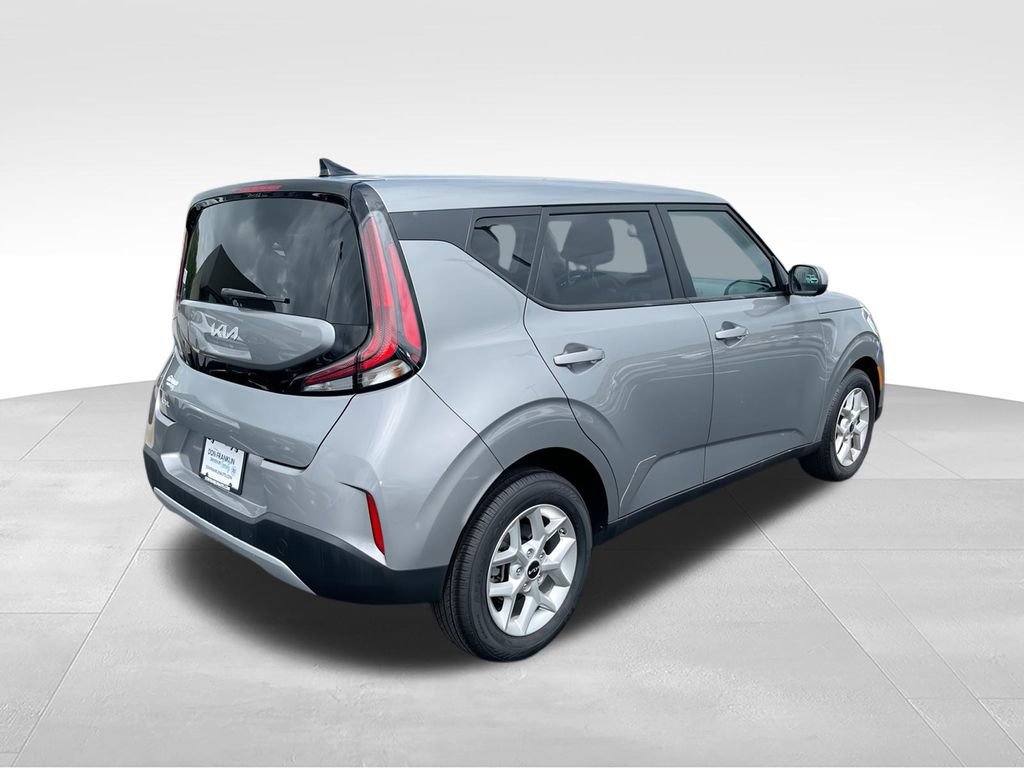Certified 2025 Kia Soul LX w/ LX Technology Package FWD image 8