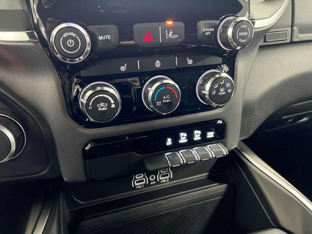 New 2026 RAM 1500 4x4 Crew Cab image 16
