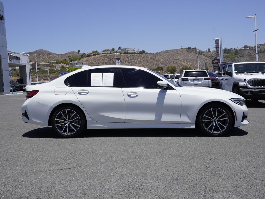 Used 2019 BMW 330i Sedan w/ Driving Assistance Package RWD image 3
