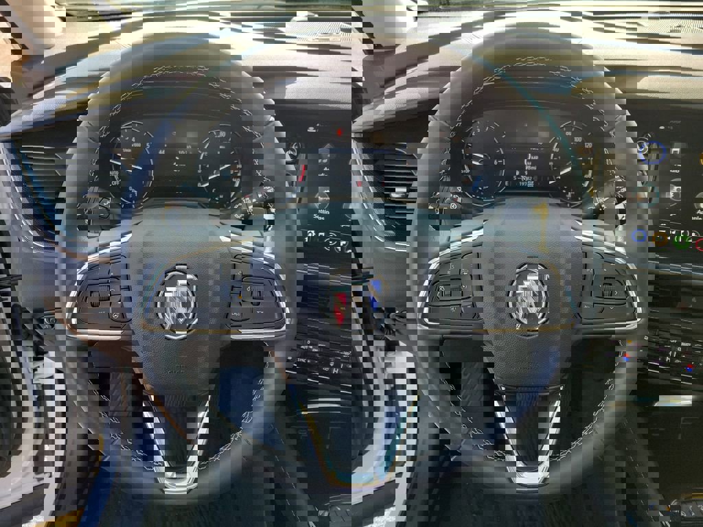 Used 2023 Buick Envision Preferred image 22