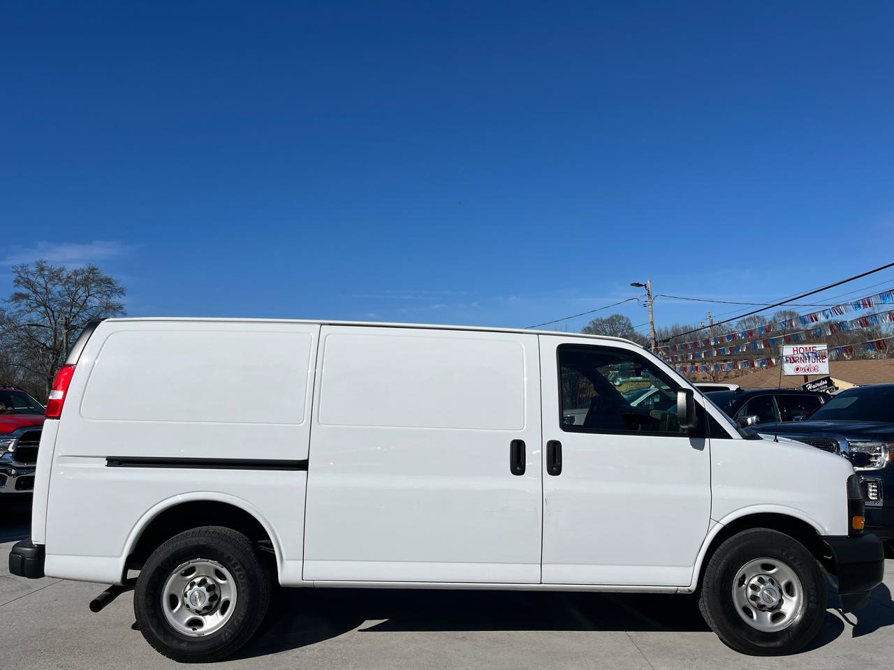 Used 2020 Chevrolet Express 2500 w/ Safety Package RWD image 9