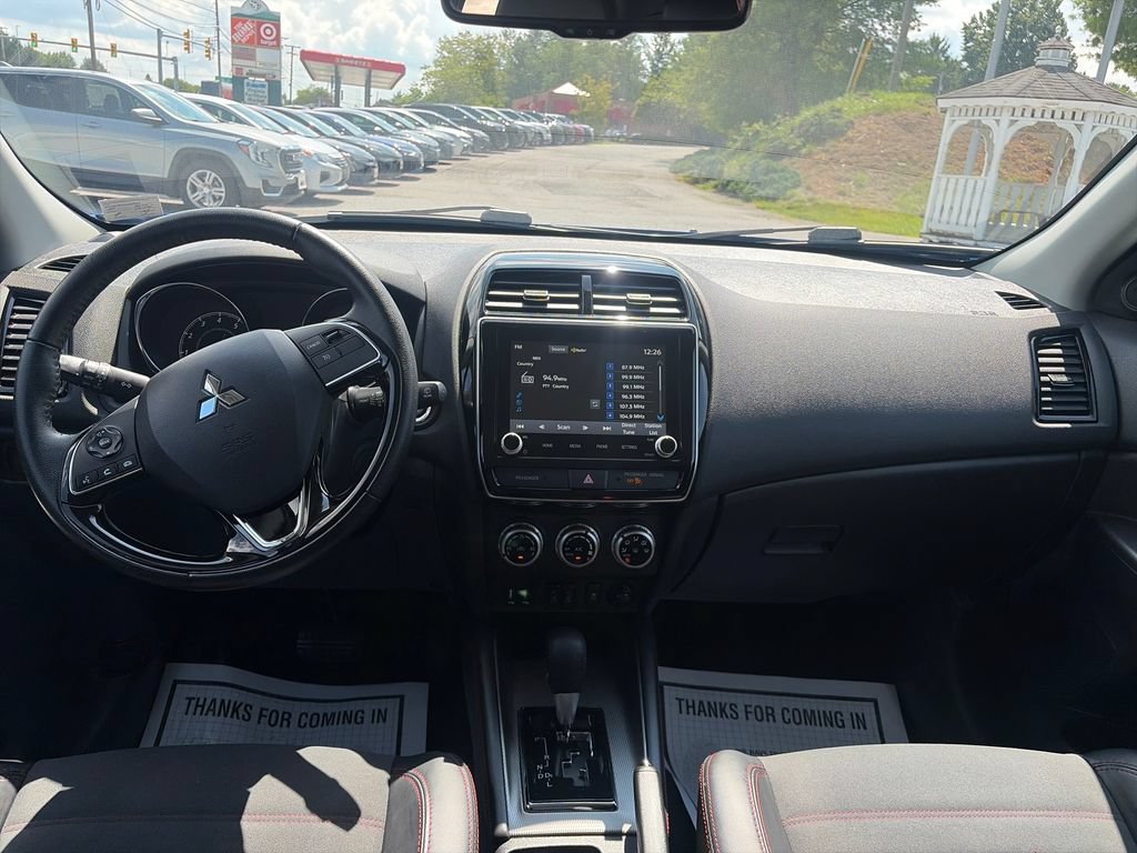 Used 2025 Mitsubishi Outlander Sport SE AWD/4WD image 12
