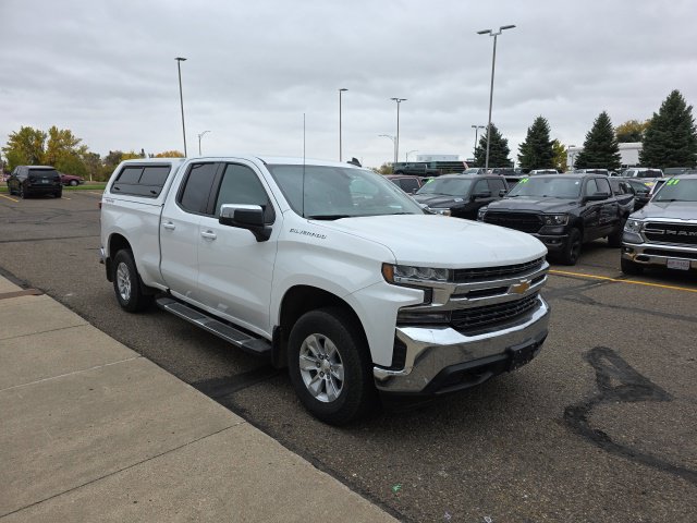 Used 2022 Chevrolet Silverado 1500 LT w/ Bed Protection Package AWD/4WD image 3