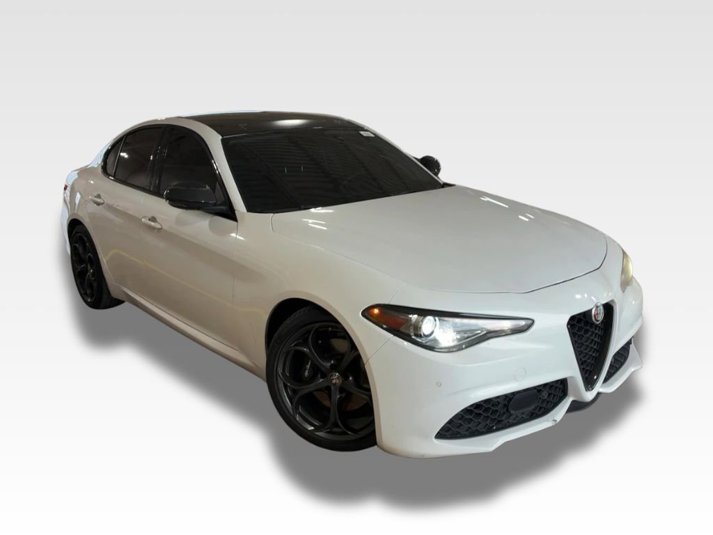 Used 2018 Alfa Romeo Giulia Ti Sport w/ Quick Order Package 22U Sport RWD image 2