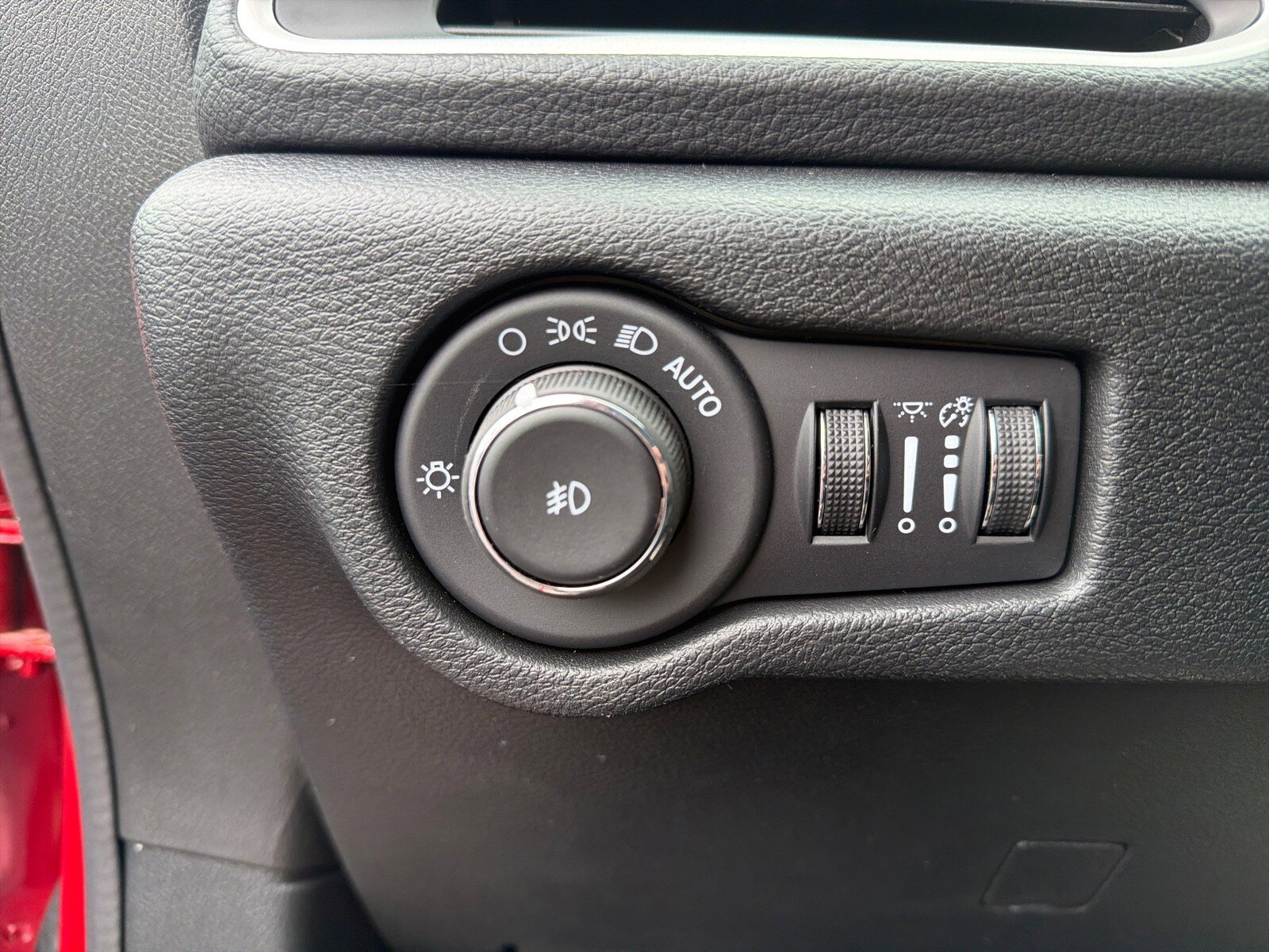 New 2026 Chrysler Pacifica Select FWD image 22