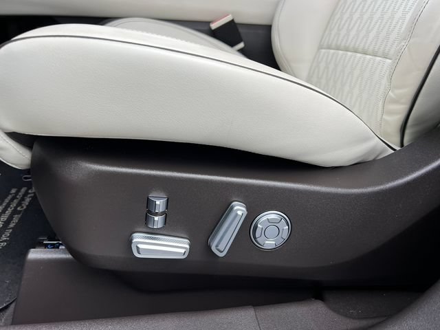 Used 2025 Lincoln Nautilus Black Label AWD/4WD image 10