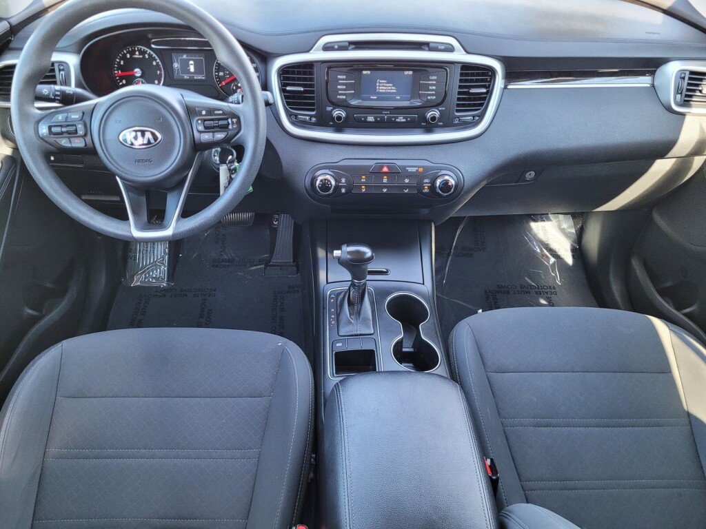Used 2016 Kia Sorento LX image 16