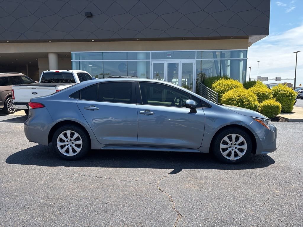 Used 2021 Toyota Corolla LE FWD image 4