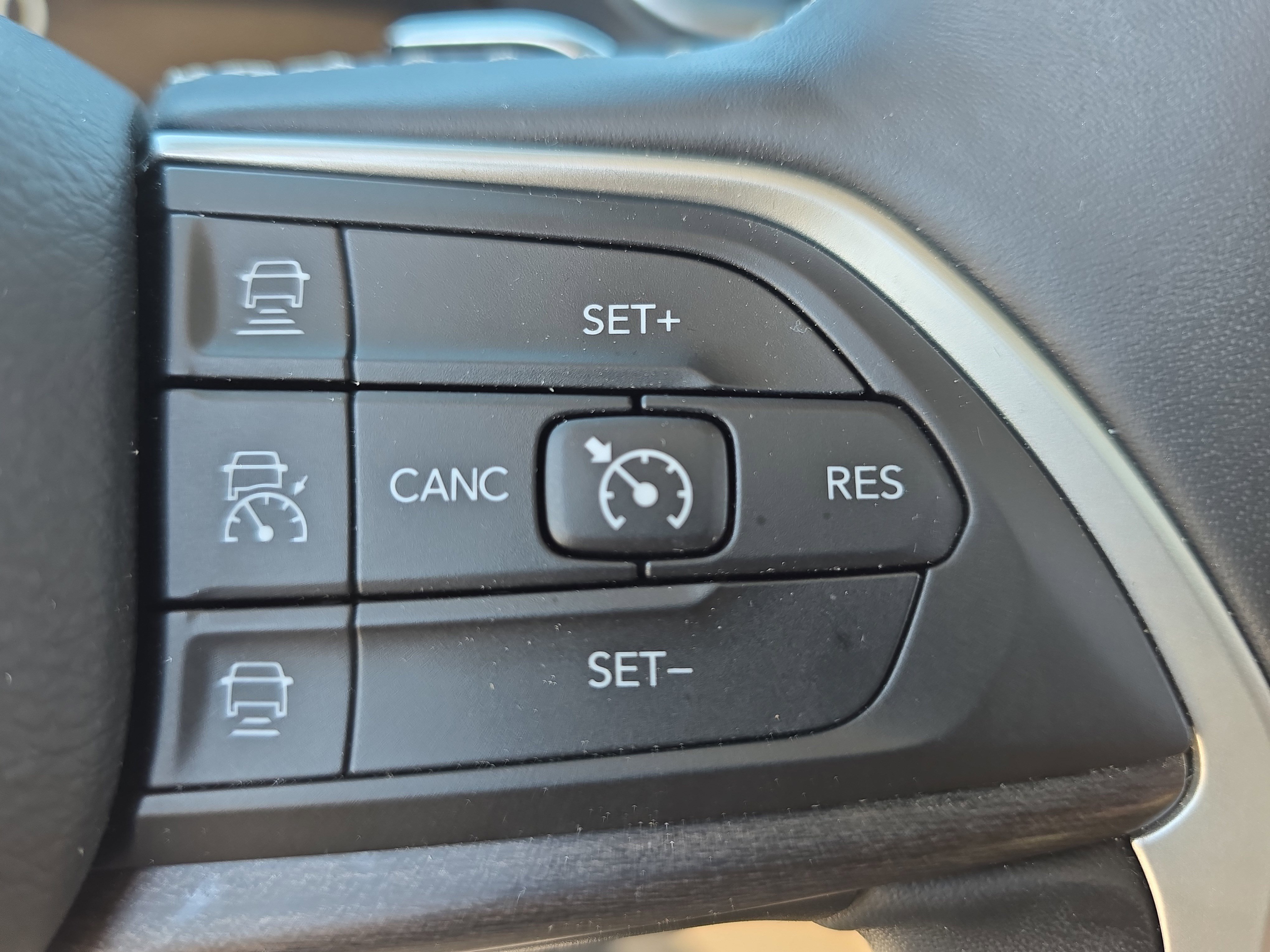 Used 2021 Jeep Grand Cherokee L Limited AWD/4WD image 19