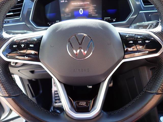 Used 2023 Volkswagen Tiguan SE R-Line AWD/4WD image 16