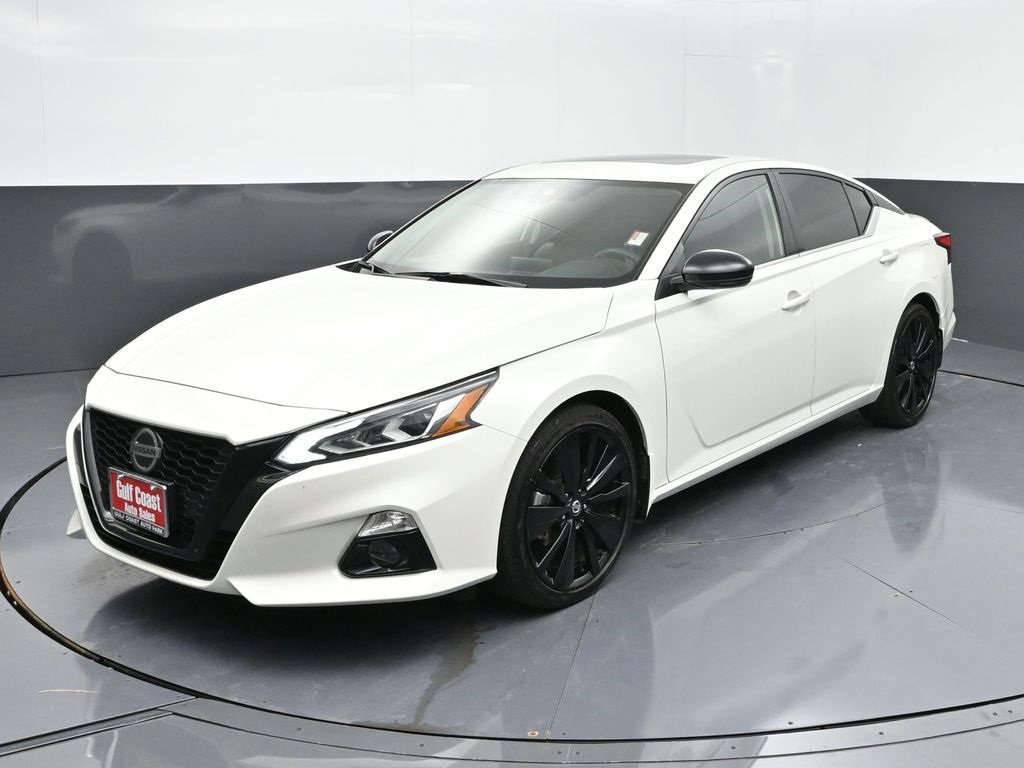 Used 2022 Nissan Altima 2.5 SR w/ Midnight Edition Package