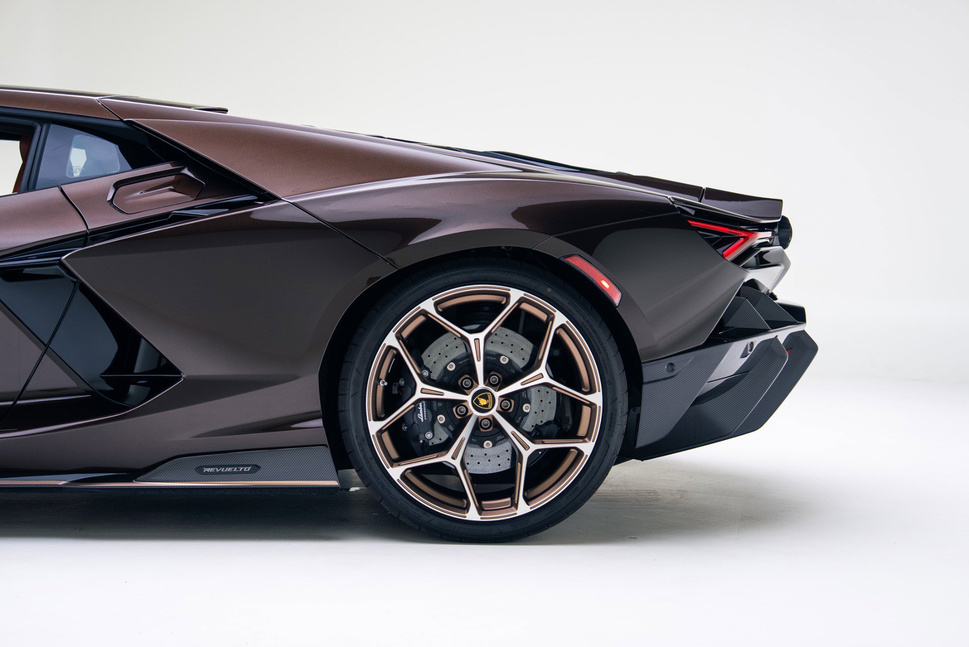 Used 2025 Lamborghini Revuelto image 17