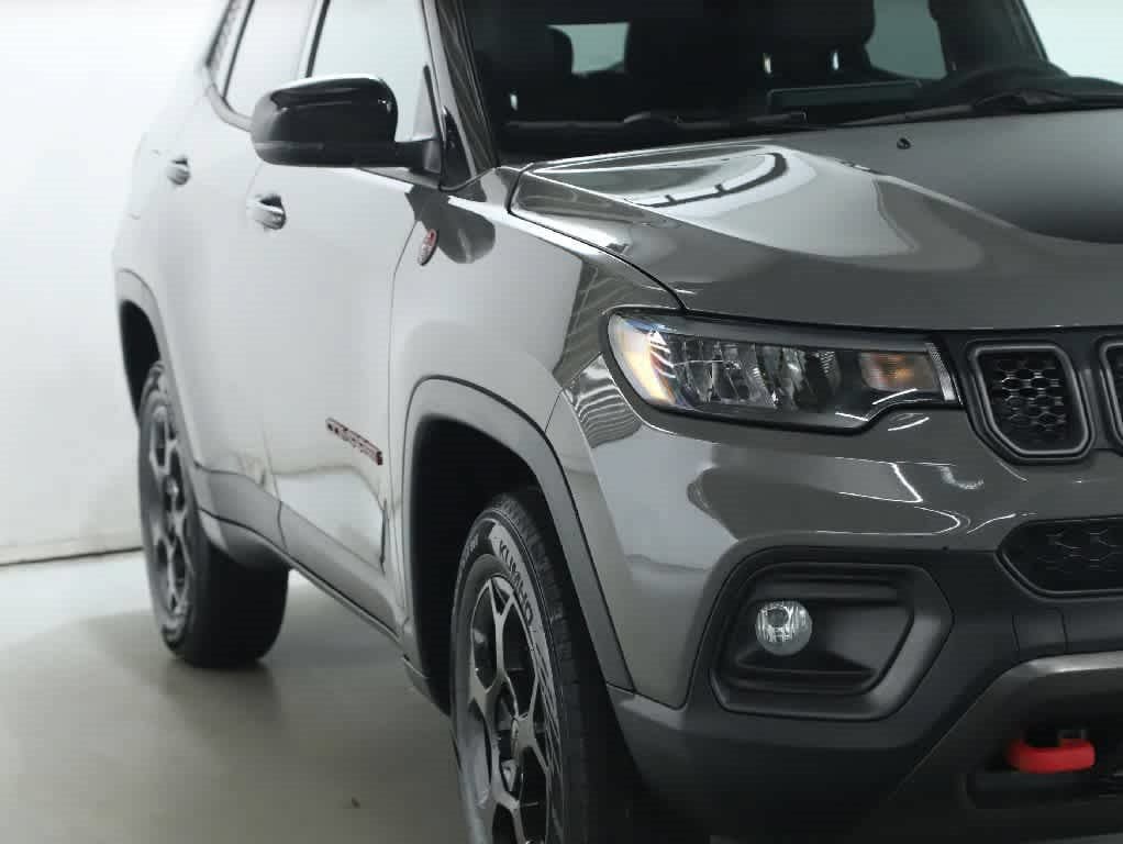 Used 2023 Jeep Compass Trailhawk w/ Trailhawk Convenience Group AWD/4WD image 8