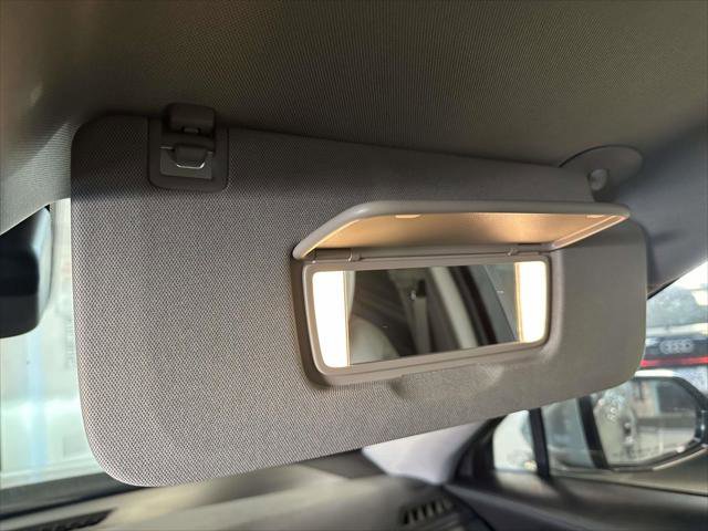 Used 2023 Cadillac XT4 Luxury w/ Cold Weather Package image 40