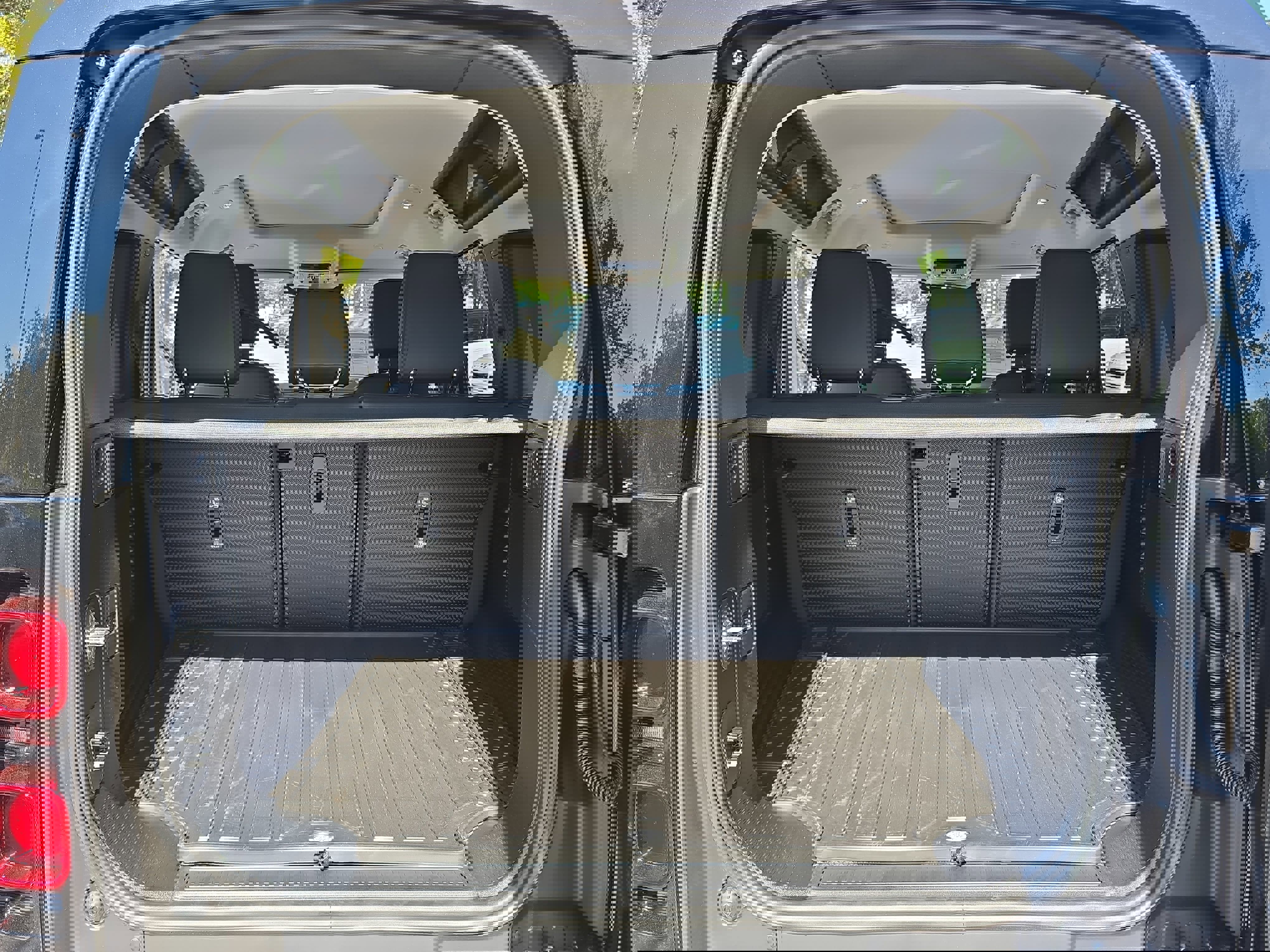 New 2025 Land Rover Defender 110 S image 12