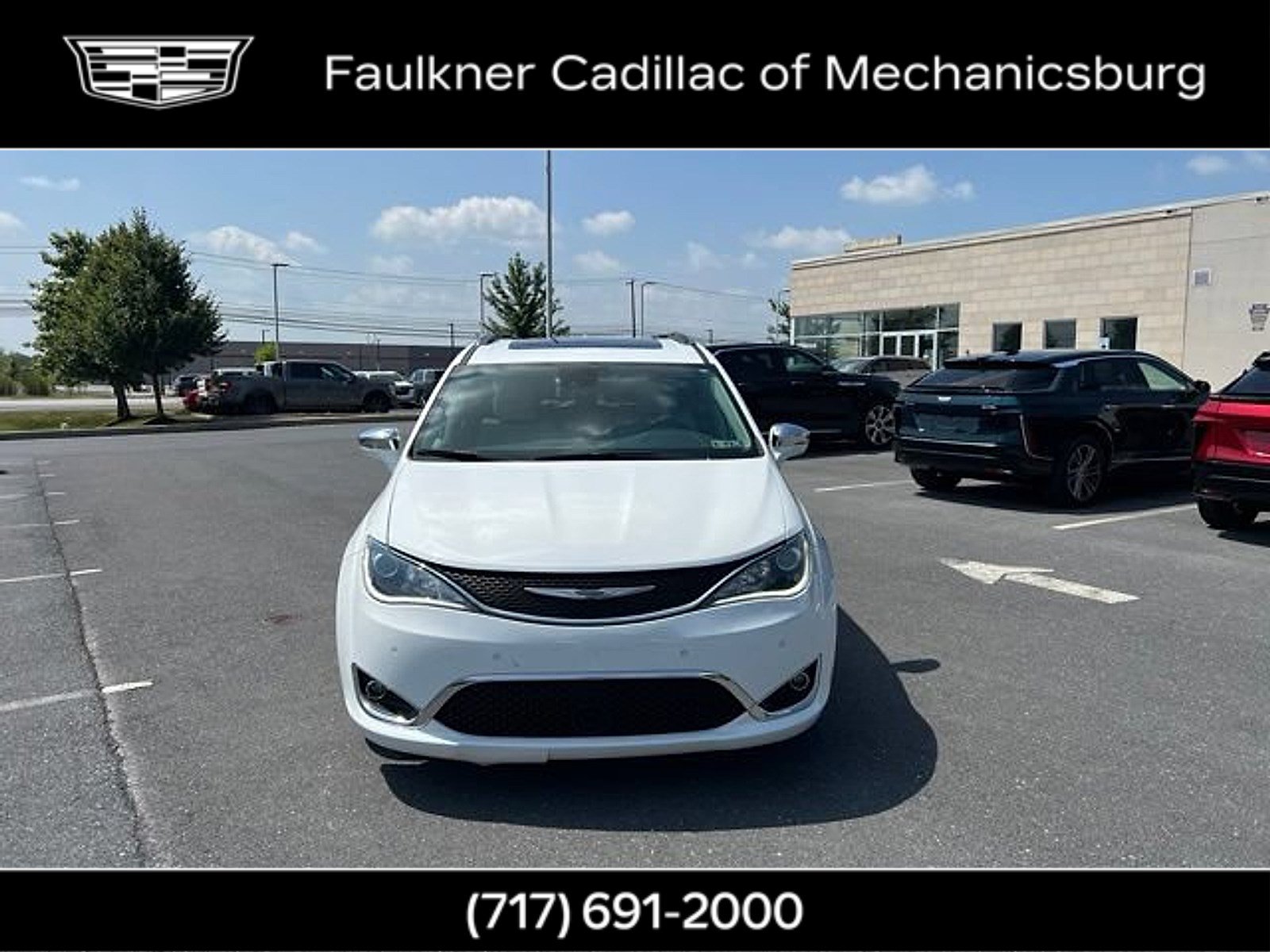 Used 2020 Chrysler Pacifica Limited w/ Advanced Safetytec Group FWD image 13