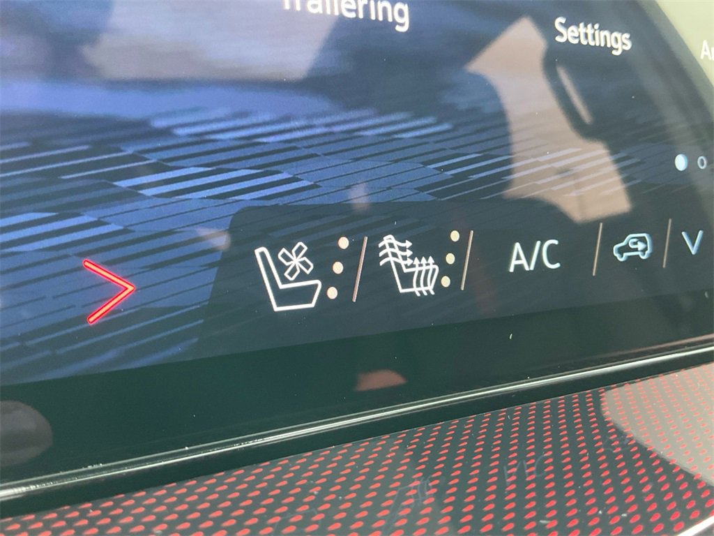 New 2026 Chevrolet Traverse RS w/ LPO, Floor Liner Package image 26