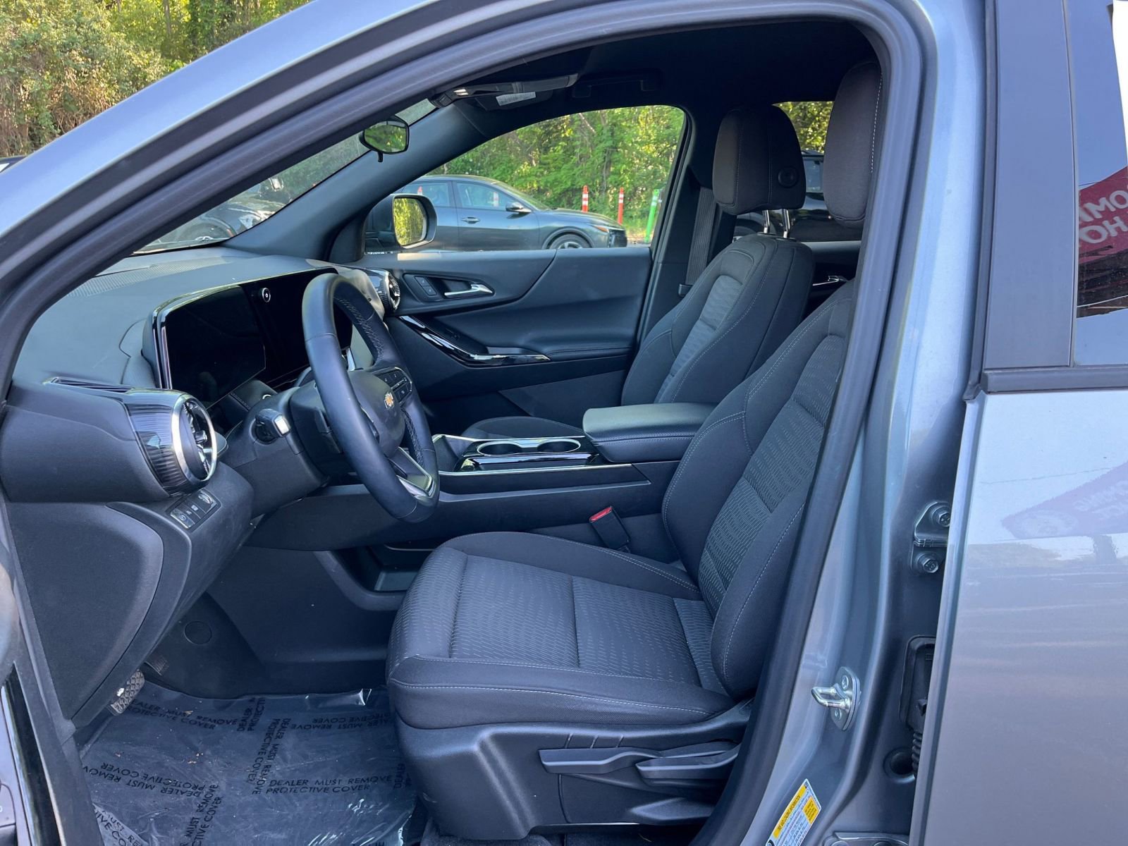 Used 2025 Chevrolet Equinox LT FWD image 28