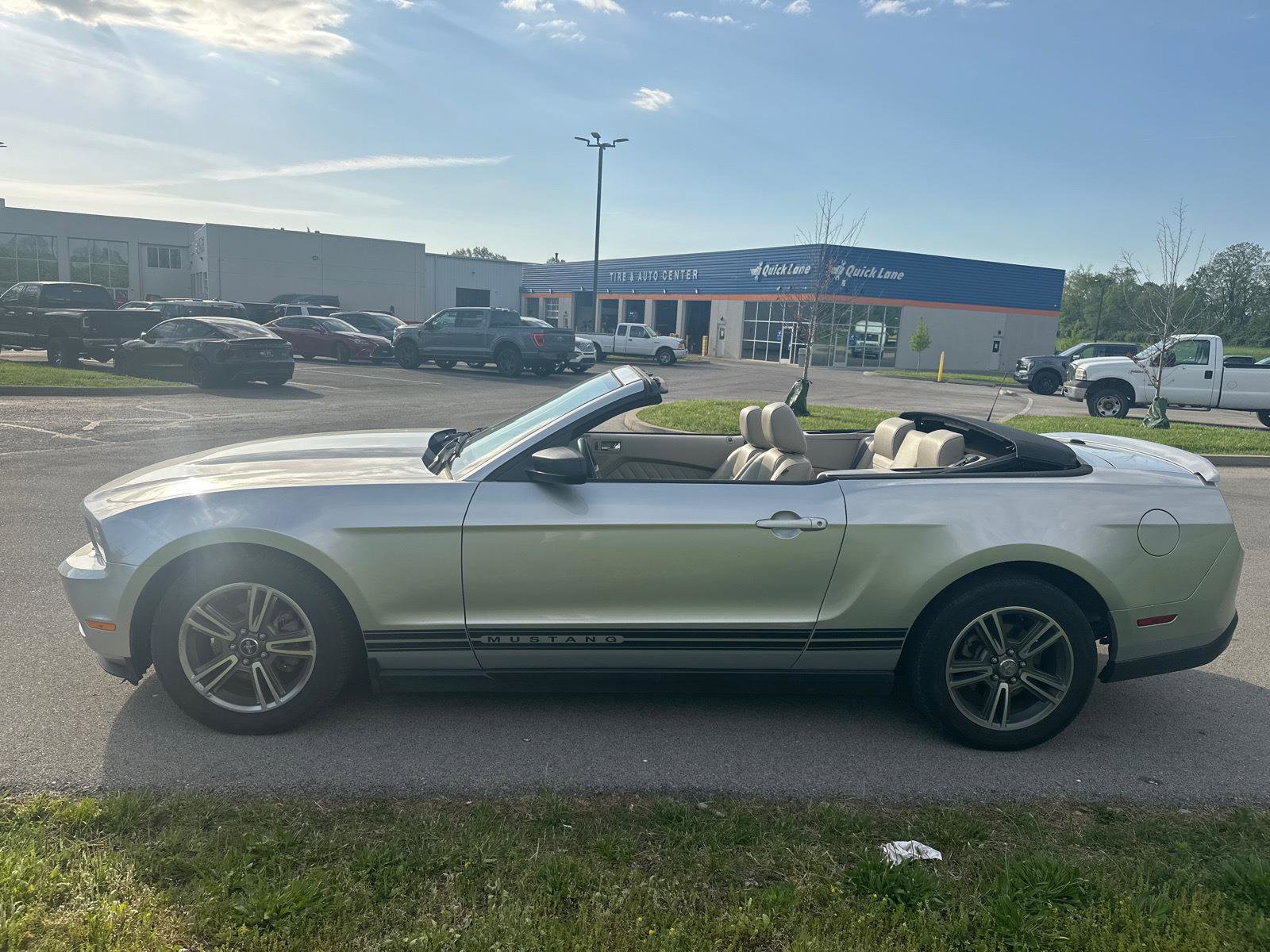 Used 2010 Ford Mustang Premium RWD image 20