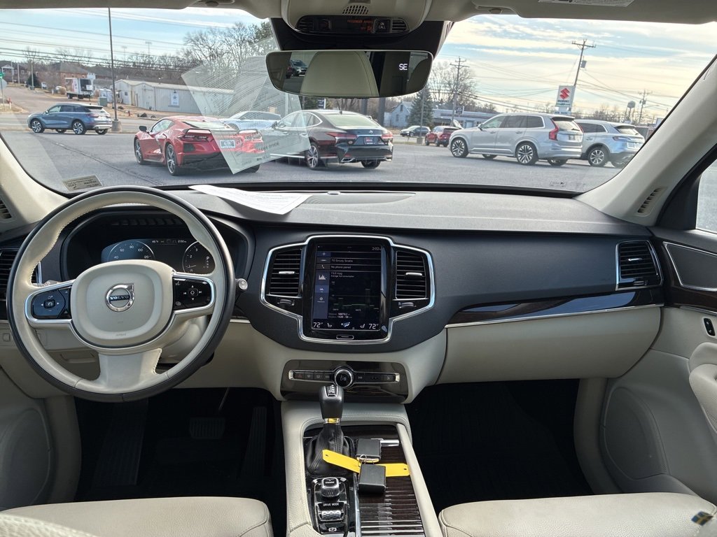 Used 2017 Volvo XC90 T6 Momentum w/ Vision Package image 23