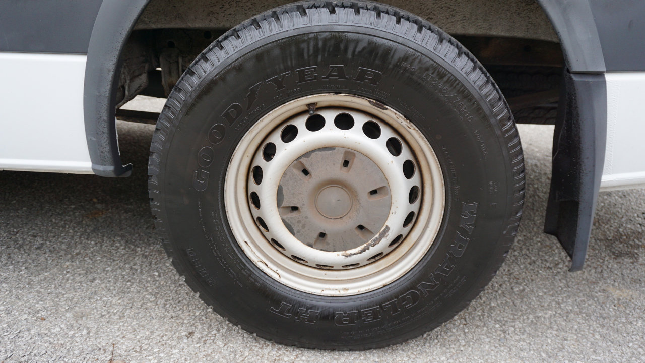 Used 2012 Mercedes-Benz Sprinter 2500 w/ Additional Battery Pkg image 10